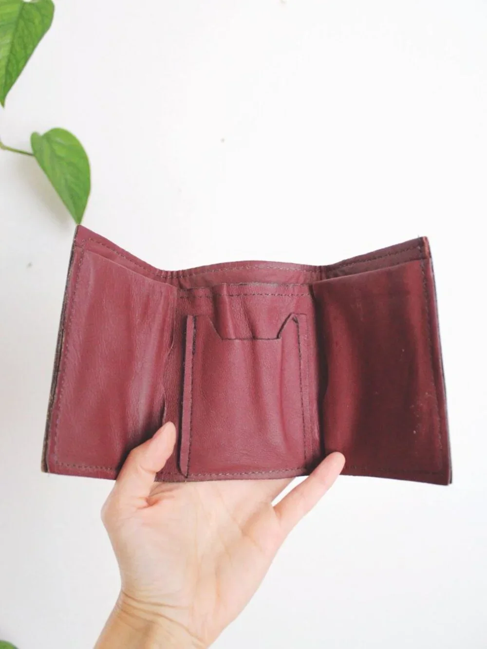 Vintage Hand-Stitched Leather Wallet Trifold Card Coin Case Tan Patina Distresse - Picture 4 of 9